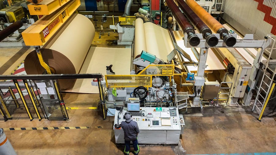 produktion av pappersrullar i väjafabriken